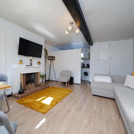 Capulet At Laburnum Cottages Stratford-upon-Avon Exterior photo