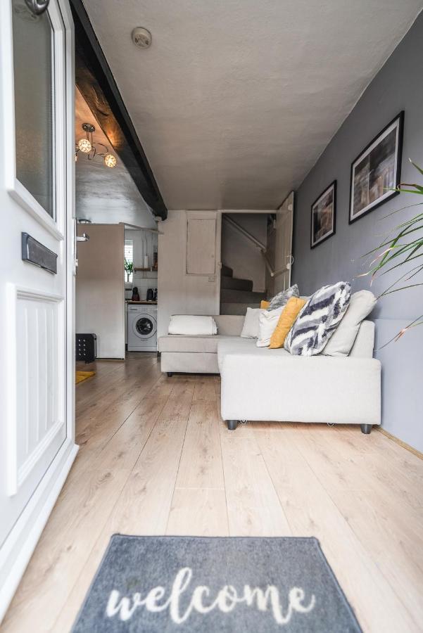 Capulet At Laburnum Cottages Stratford-upon-Avon Exterior photo
