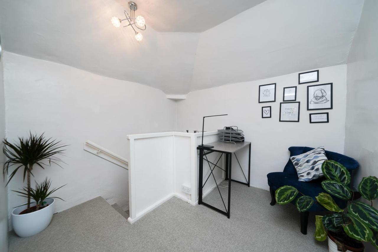 Capulet At Laburnum Cottages Stratford-upon-Avon Exterior photo